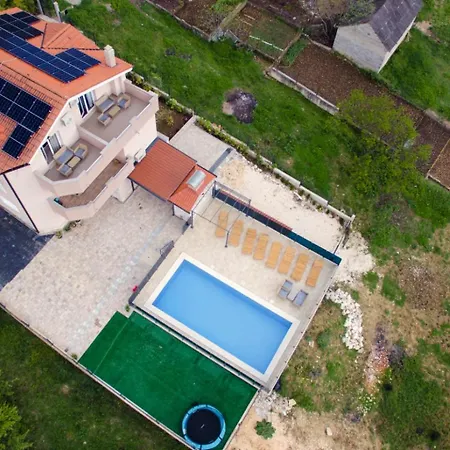 Vila Marana Cavoglave